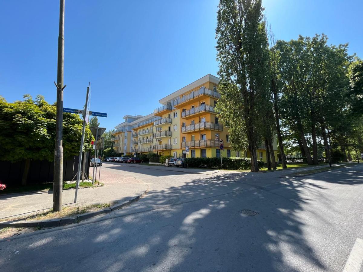 Apartament Z Garazem I Ogrodem Колобжег Экстерьер фото